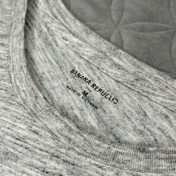 Banana Republic Tee - Picture 2 of 4